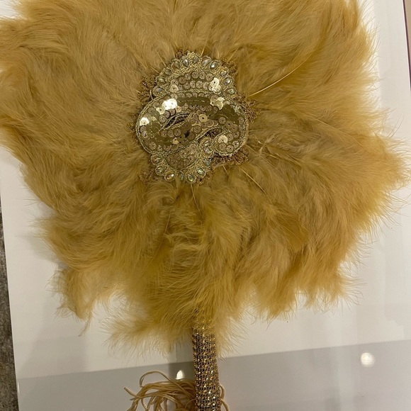 Beautiful Detailed Gold Feather Hand Fan Wedding African Traditional Engagement - Picture 3 of 5